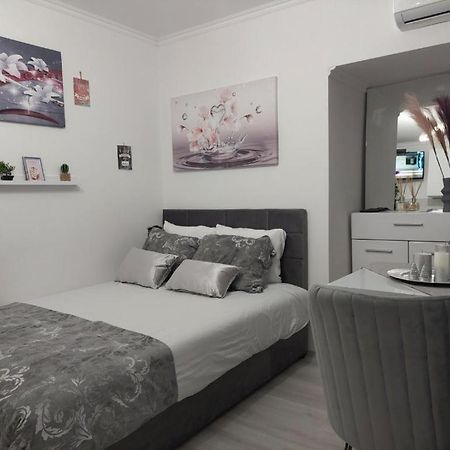 City Lux Square Apartment Skopje Eksteriør billede